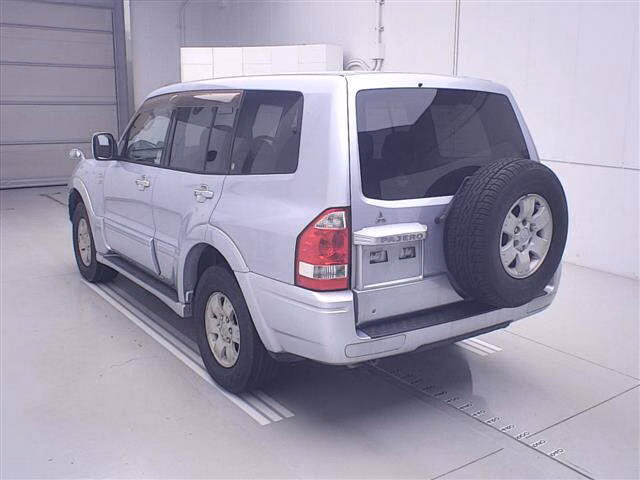 MITSUBISHI PAJERO
