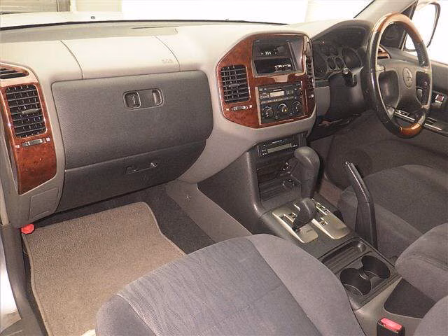 MITSUBISHI PAJERO