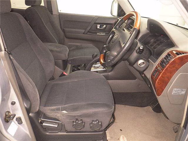 MITSUBISHI PAJERO