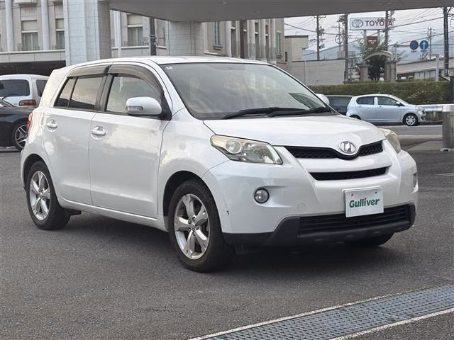 TOYOTA IST