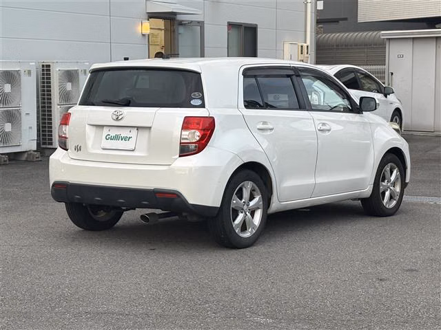 TOYOTA IST