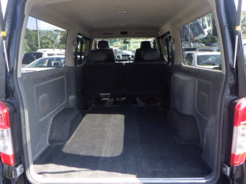 NISSAN NV350 CARAVAN