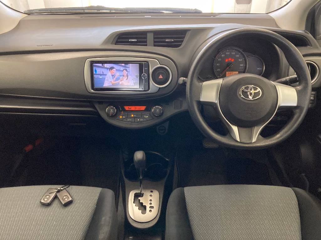 TOYOTA VITZ