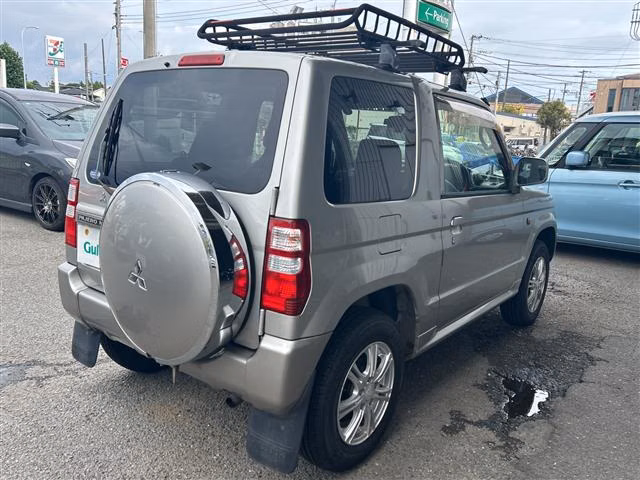 MITSUBISHI PAJERO MINI