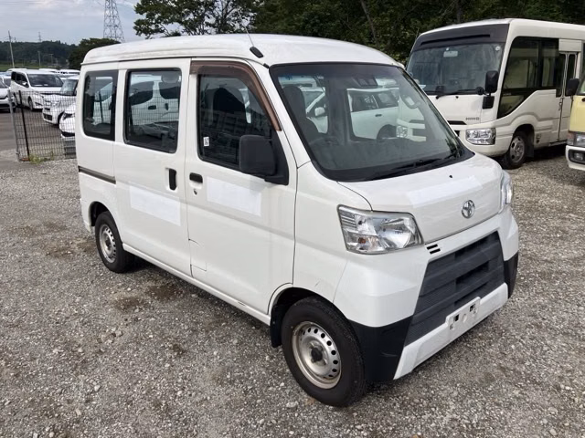 TOYOTA PIXIS VAN