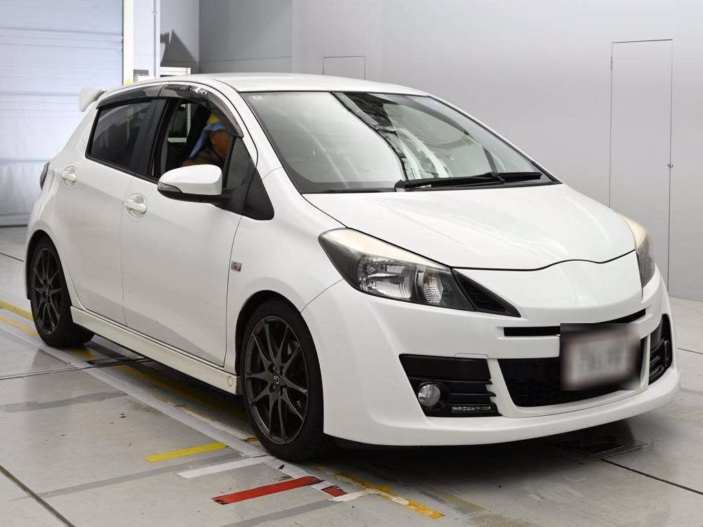 TOYOTA VITZ