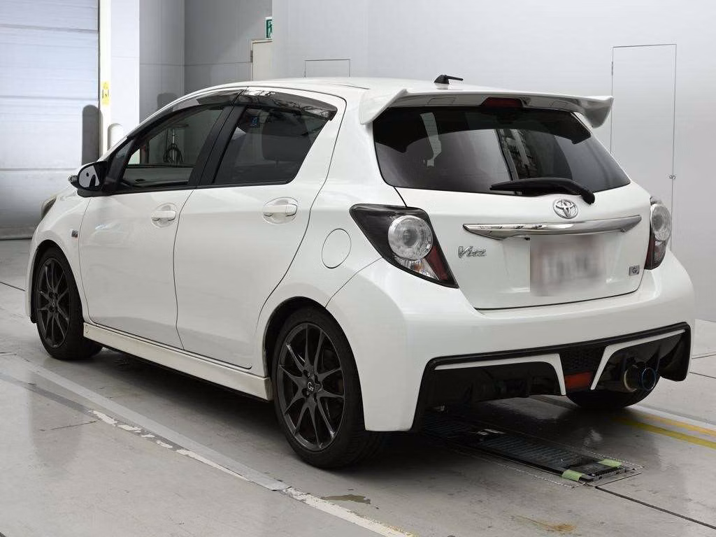TOYOTA VITZ