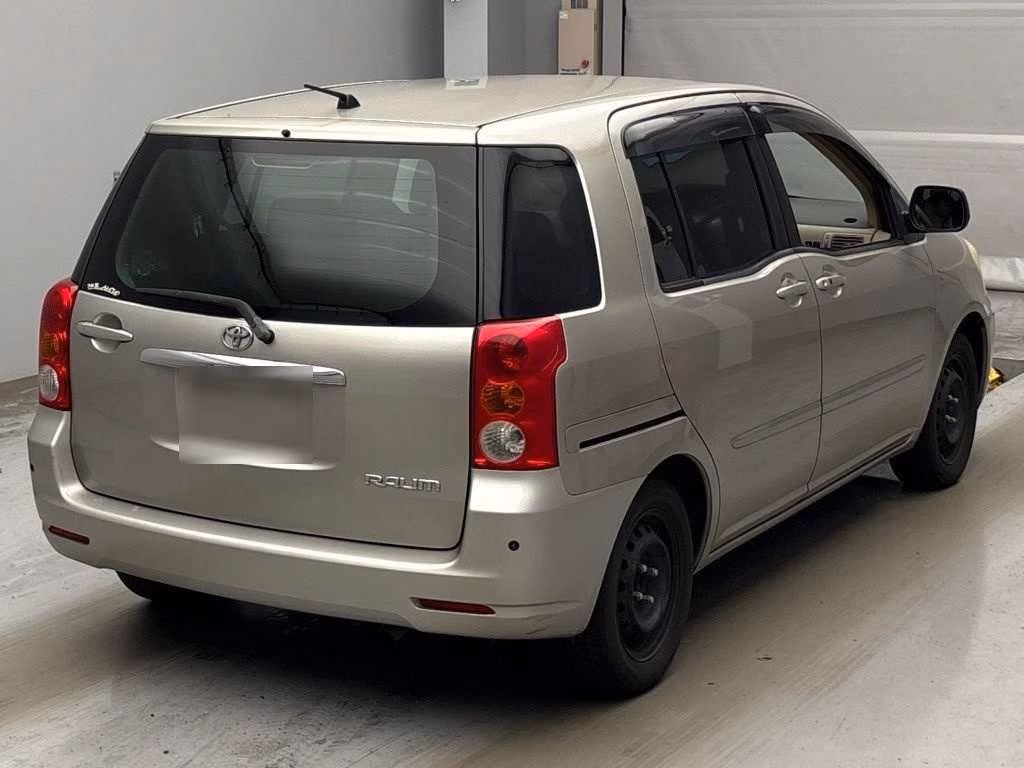 TOYOTA RAUM