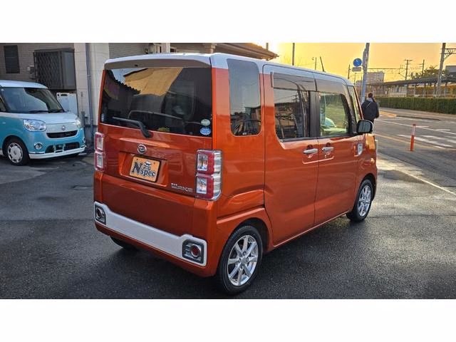 DAIHATSU WAKE