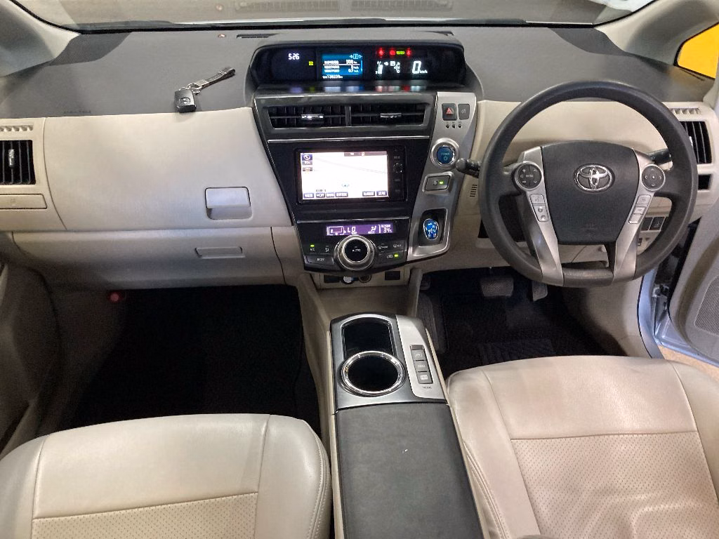 TOYOTA PRIUS ALPHA
