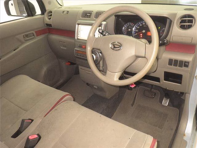 DAIHATSU MOVE CONTE