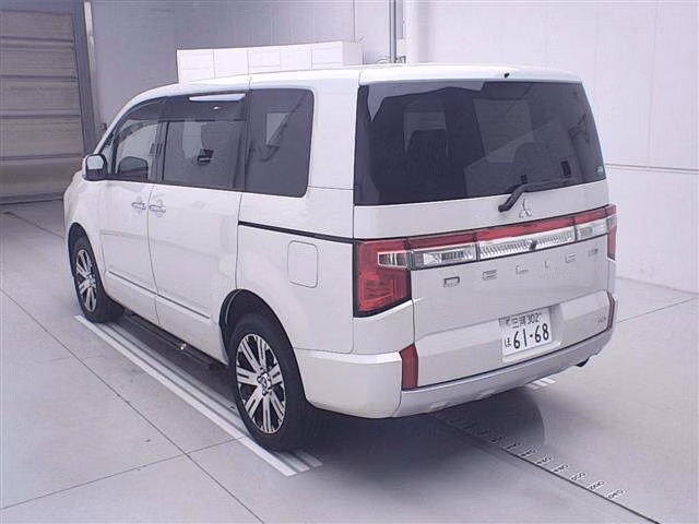 MITSUBISHI DELICA D:5