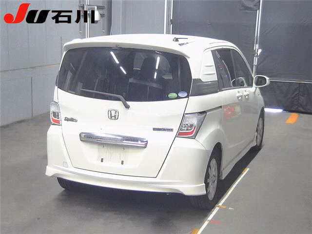 HONDA FREED SPIKE