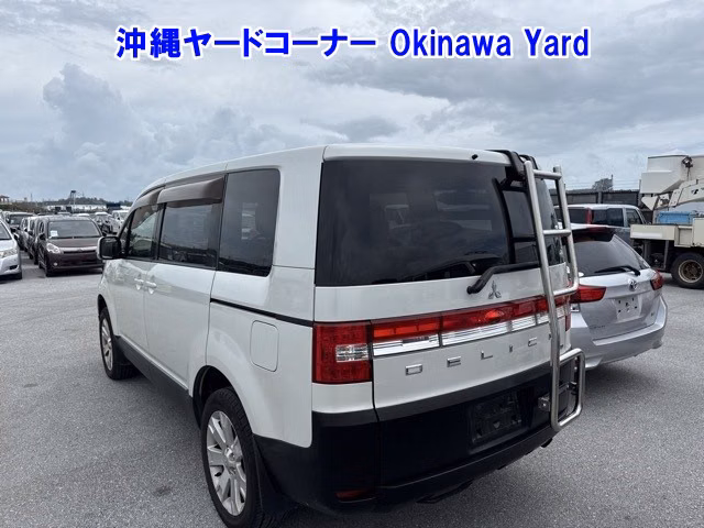 MITSUBISHI DELICA D:5