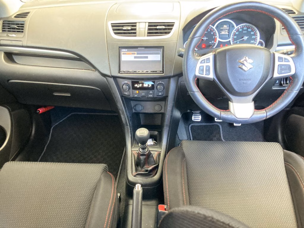SUZUKI SWIFT