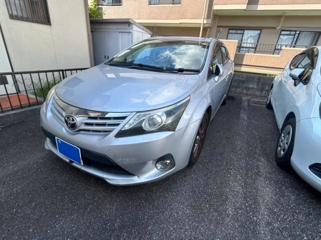 TOYOTA AVENSIS
