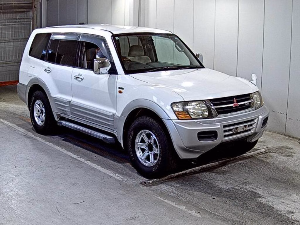 MITSUBISHI PAJERO