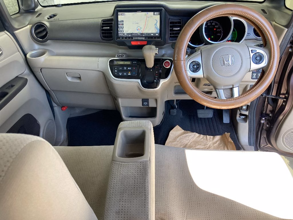 HONDA N-BOX