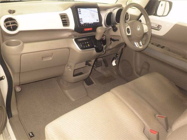 HONDA N-BOX SLASH