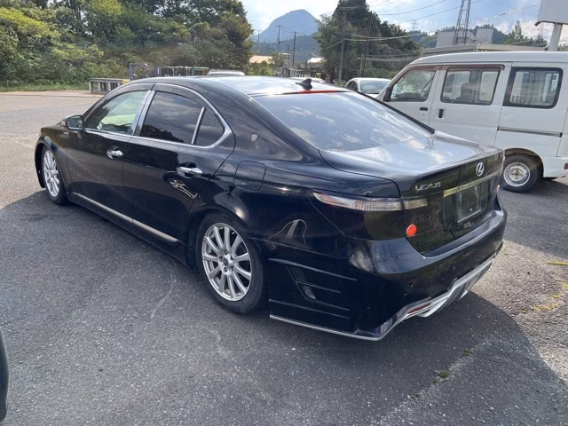 LEXUS LS460