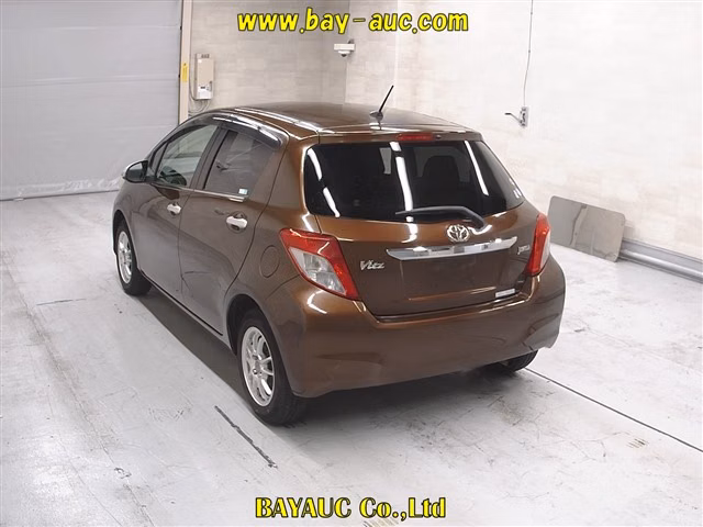 TOYOTA VITZ