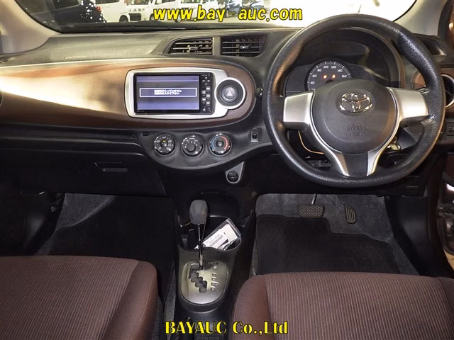 TOYOTA VITZ
