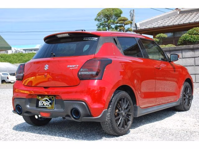 SUZUKI SWIFT