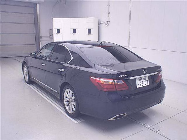LEXUS LS600H