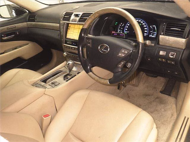 LEXUS LS600H