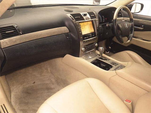LEXUS LS600H