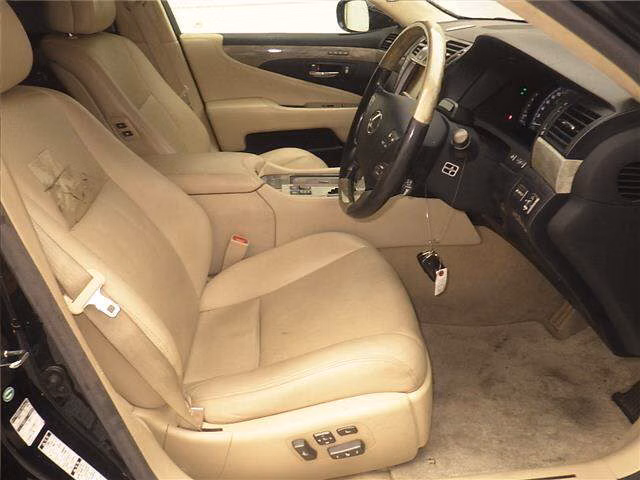 LEXUS LS600H