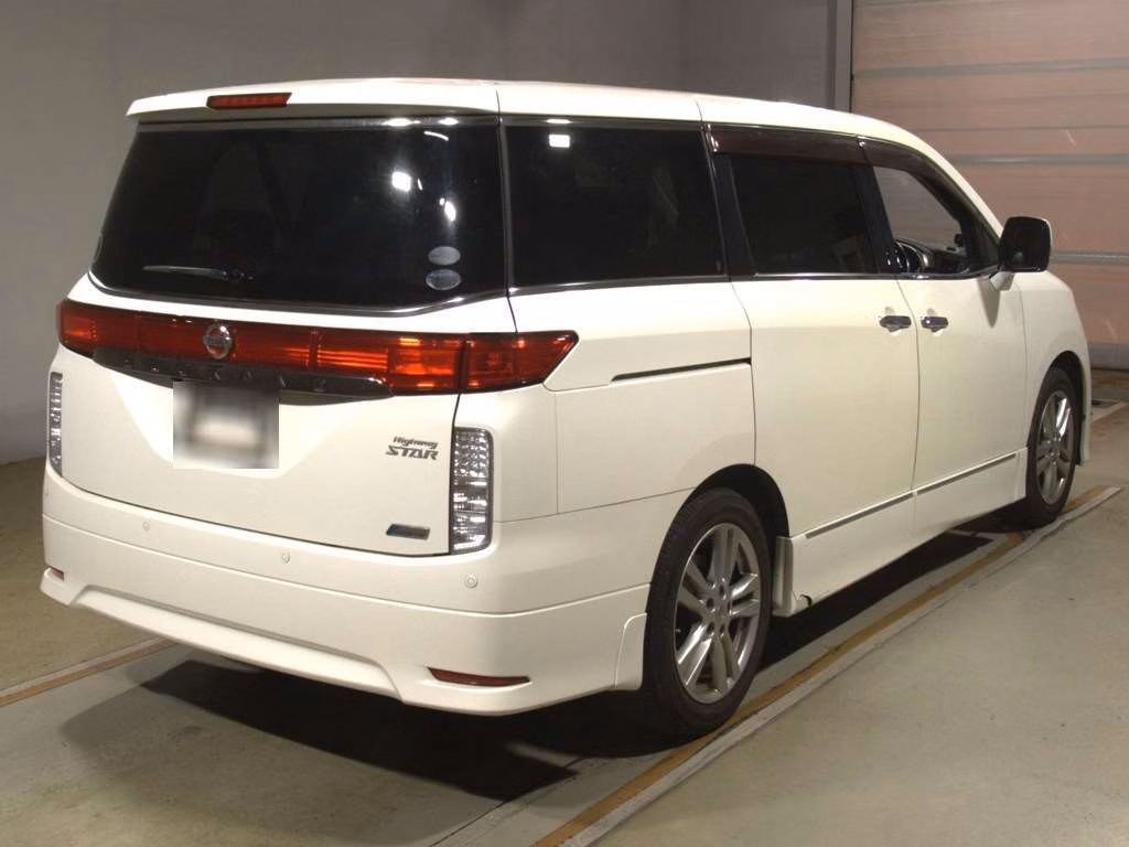 NISSAN ELGRAND