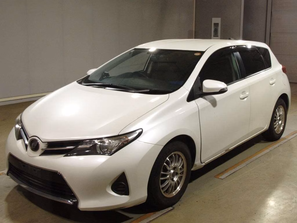 TOYOTA AURIS