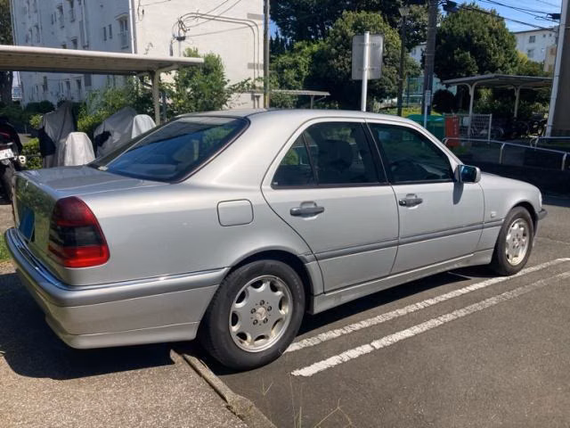 MERCEDES-BENZ C-CLASS