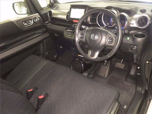 HONDA N-BOX SLASH