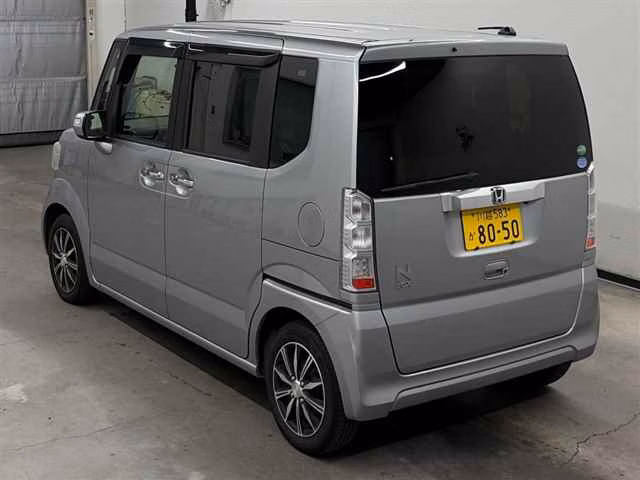 HONDA N-BOX