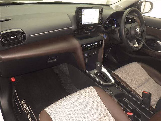 TOYOTA YARIS CROSS