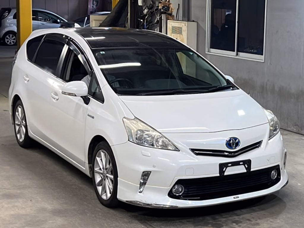 TOYOTA PRIUS ALPHA