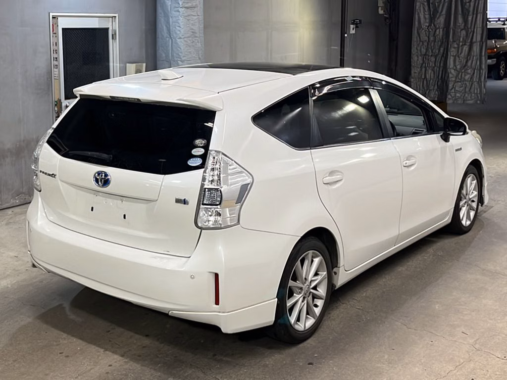 TOYOTA PRIUS ALPHA
