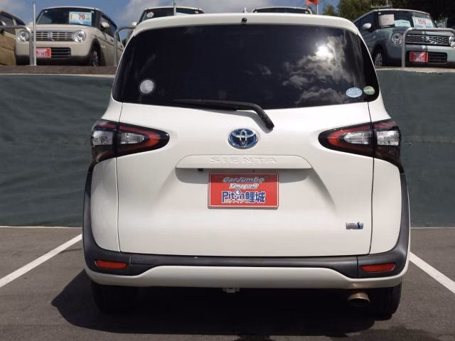 TOYOTA SIENTA