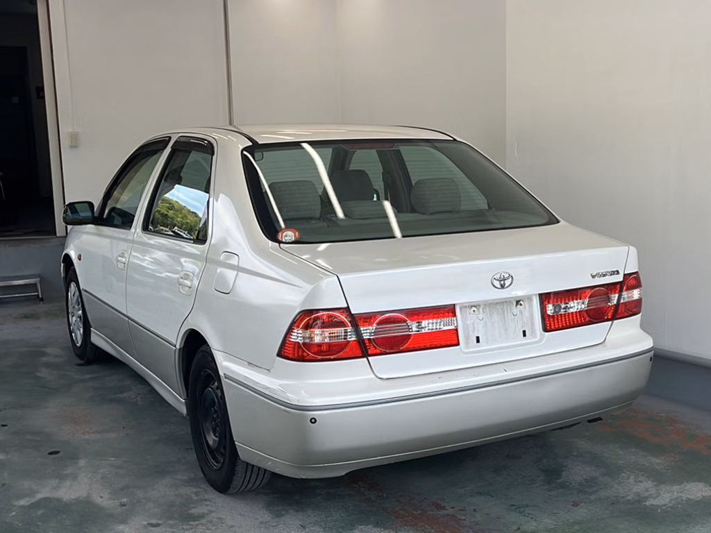 TOYOTA VISTA