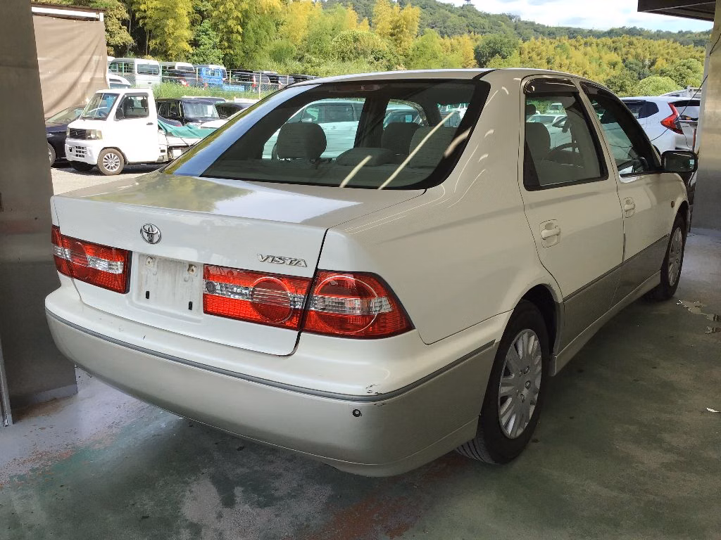 TOYOTA VISTA