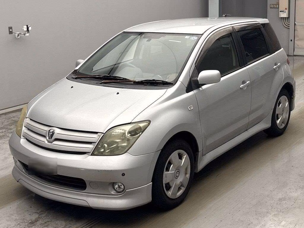 TOYOTA IST