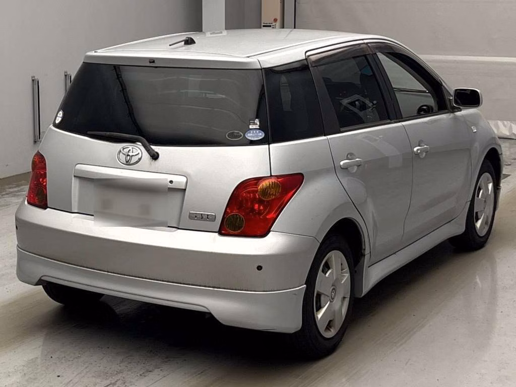 TOYOTA IST