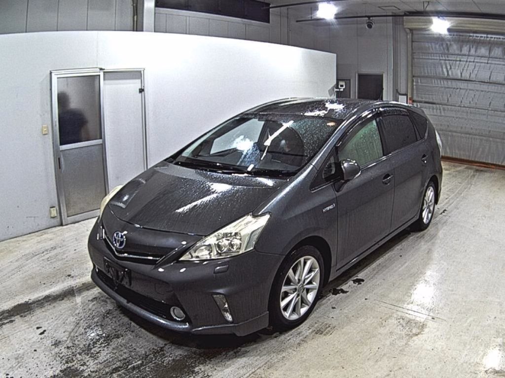 TOYOTA PRIUS ALPHA