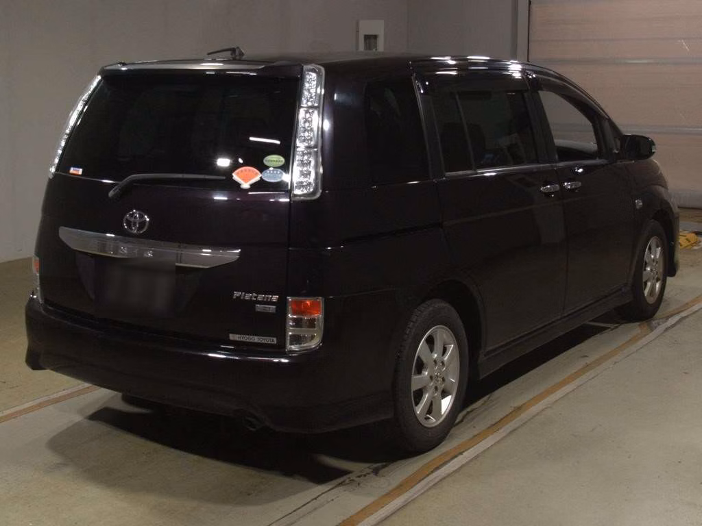 TOYOTA ISIS
