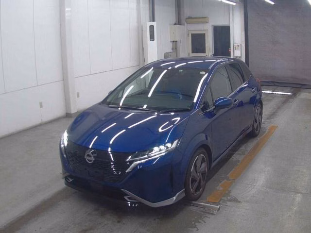 Nissan Aura