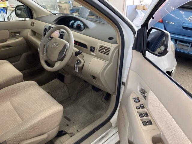 TOYOTA RAUM