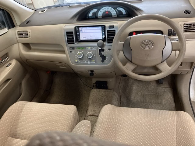 TOYOTA RAUM