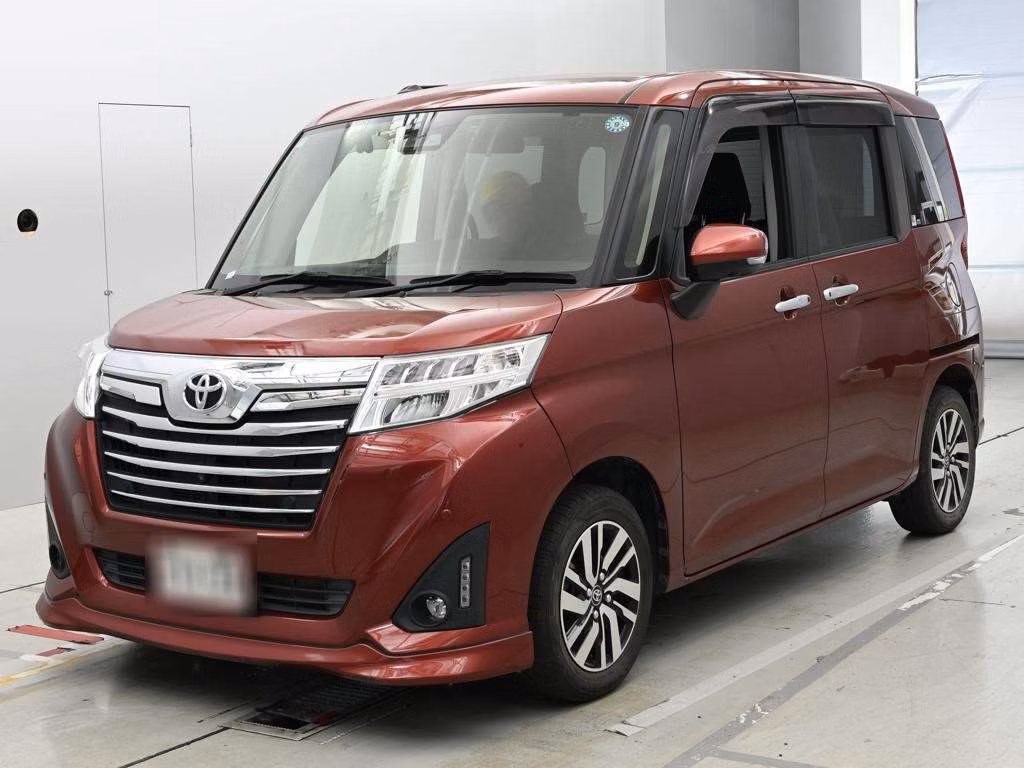 TOYOTA ROOMY
